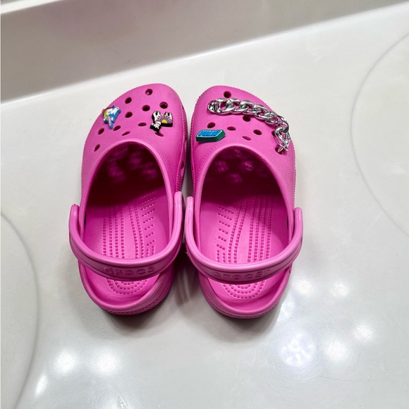 Crocs Women’s Bubble Gun Pink PLUS 4 FREE Charms INCLUDED M/5 - W/7 - Picture 6 of 11